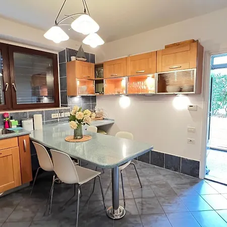 Apartma Kord Blizu Plaze S Parkiriscem - Kord Apartment Near The Beach With Parking * Izola
